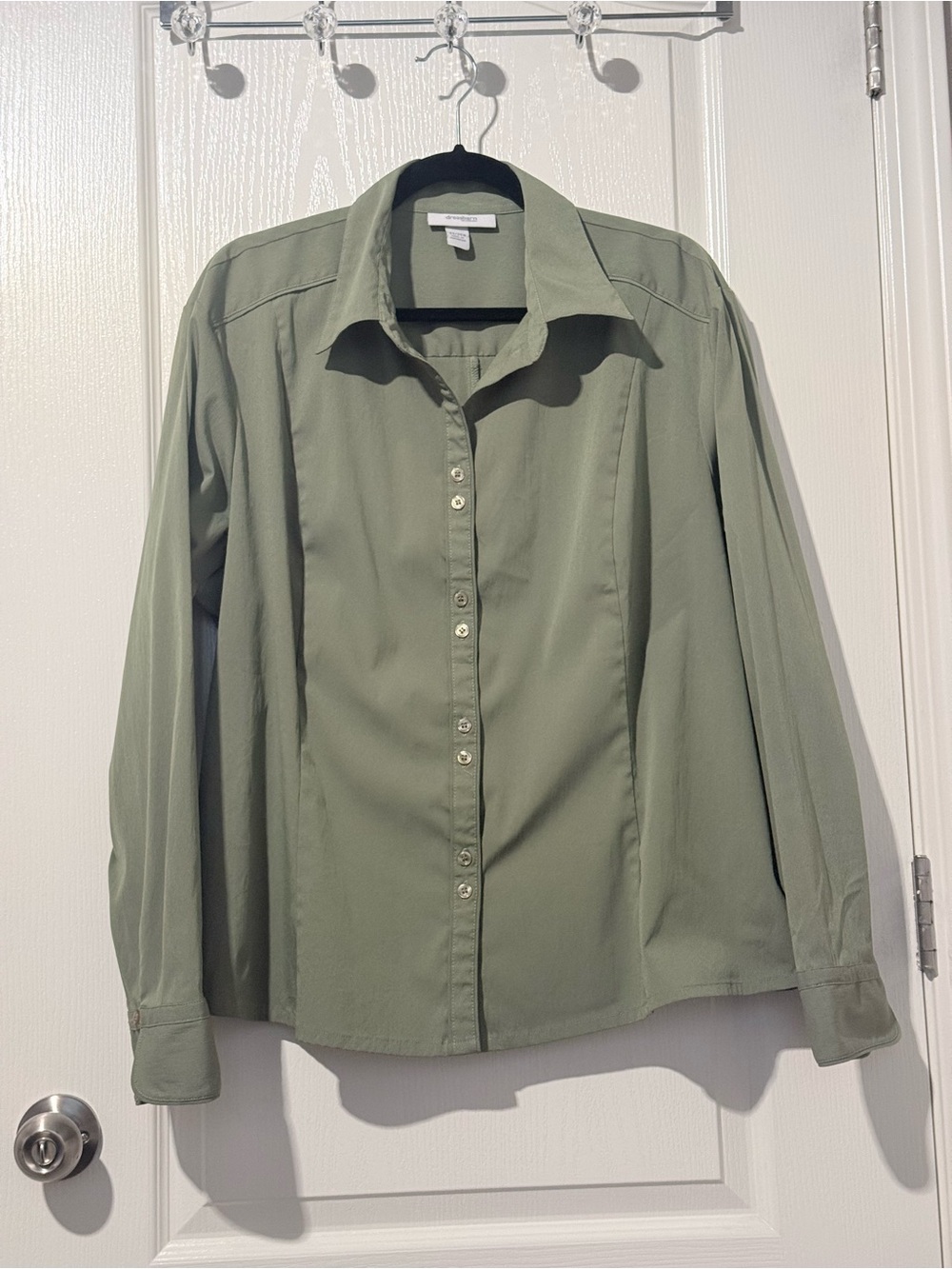 Dresssbarn Woman Sage Green Button Down Shirt 22/24W (3X)